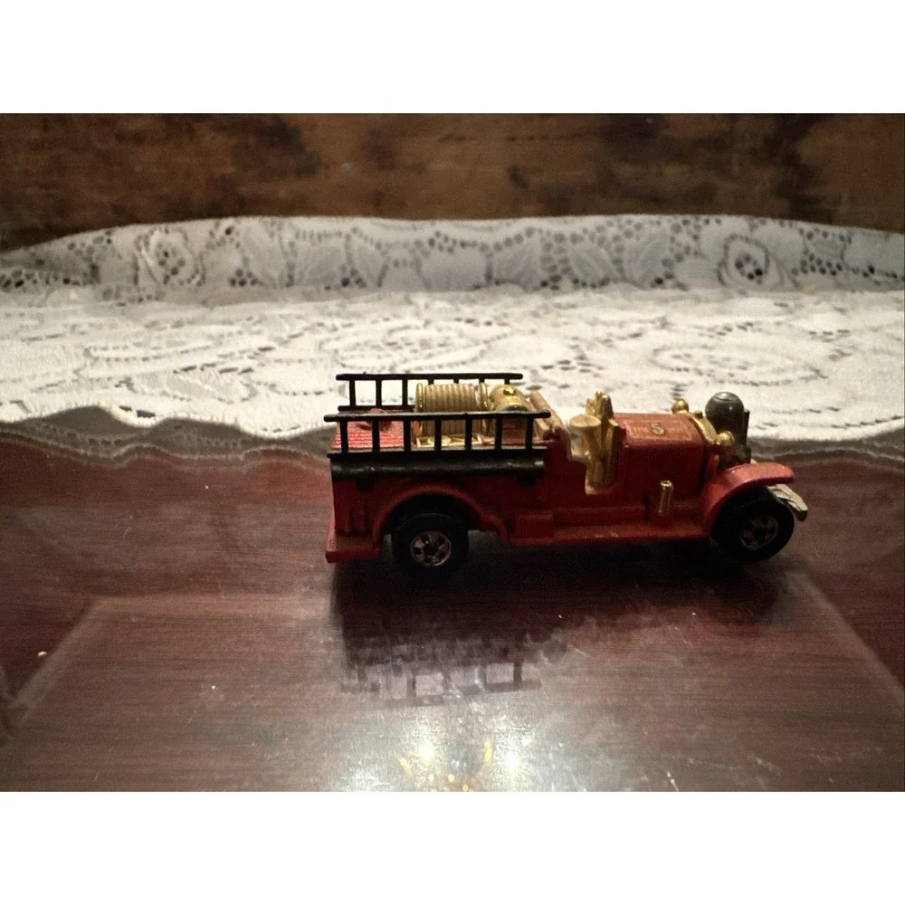 Hot Wheels Old Number 5 Fire Truck 1980 Hong Kong Diecast Car 1/64 #1695